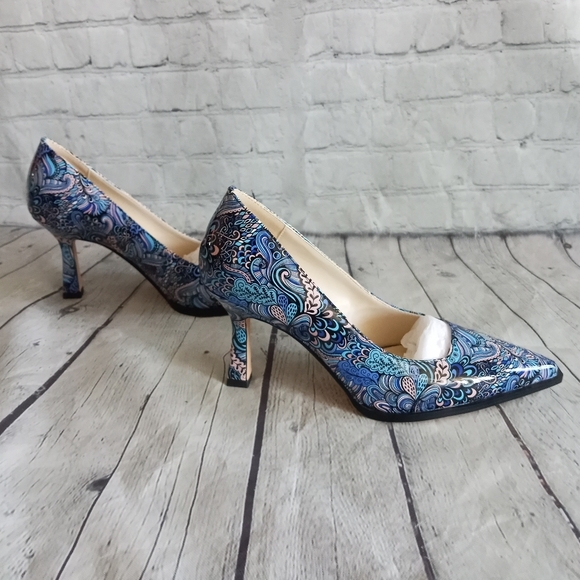 NIB Jcxuanyan Blue Patterned Patent Leather Heels - 8 - Picture 7 of 11